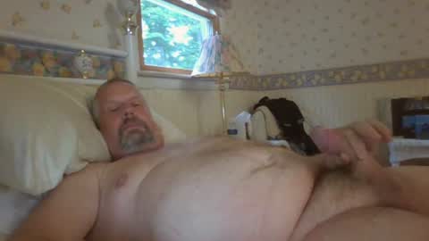 Snapshot of rob9271963 chatting on June 27, 11:04 am Rob online show from June 27, 11:04 am