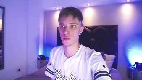 Robbin online show from January 15, 12:15 am