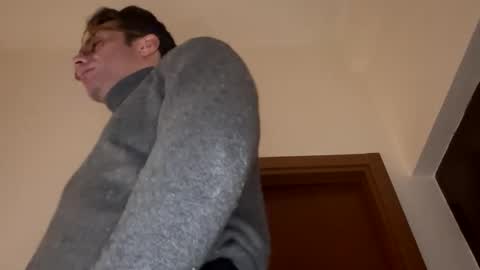 Snapshot of roberpierre_ho chatting on February 21, 2:34 am roberpierre_ho online show from February 21, 2:34 am