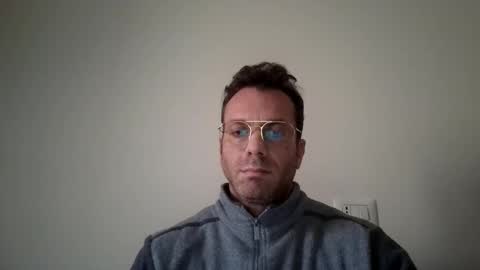 Snapshot of roberpierre_ho chatting on February 26, 2:49 pm roberpierre_ho online show from February 26, 2:49 pm