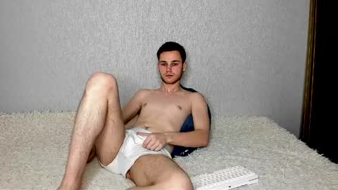 robert10211 online show from April 7, 11:43 am