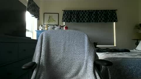 robert online show from October 12, 6:51 pm