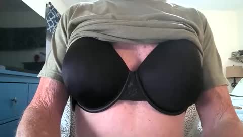 robert online show from October 23, 7:34 pm