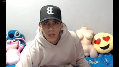 robert_kingg online show from February 19, 7:37 am