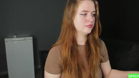 Snapshot of robert_lisa chatting on December 21, 5:14 am Lisa and Robert i am online all days 900 am GMT3 online show from December 21, 5:14 am