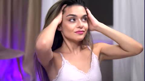 Roberta online show from December 3, 8:23 am