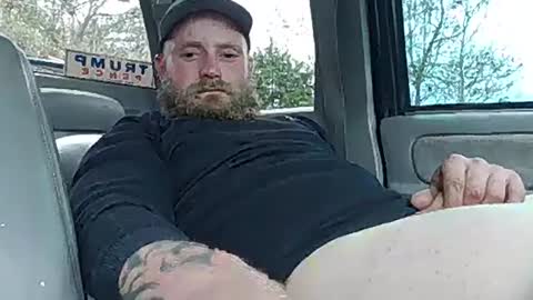 Snapshot of robertd5094 chatting on February 23, 6:23 pm robertd5094 online show from February 23, 6:23 pm