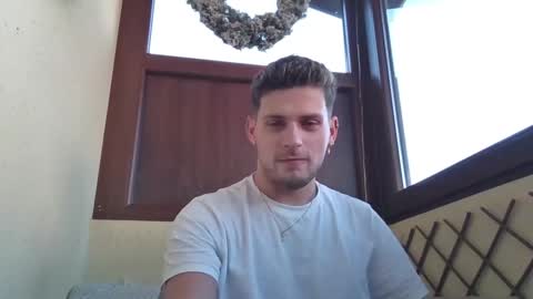 Snapshot of roberto_twink1 chatting on December 16, 7:04 am Roberto online show from December 16, 7:04 am