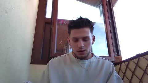 Snapshot of roberto_twink1 chatting on September 15, 10:59 am Roberto online show from September 15, 10:59 am