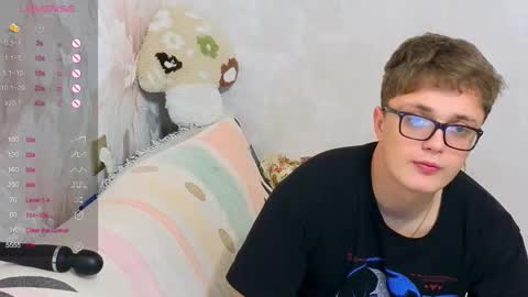 Snapshot of robertokingsize chatting on December 16, 10:59 pm robertokingsize online show from December 16, 10:59 pm