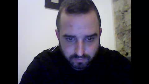 Snapshot of robertoredo chatting on January 9, 10:20 pm Roberto online show from January 9, 10:20 pm