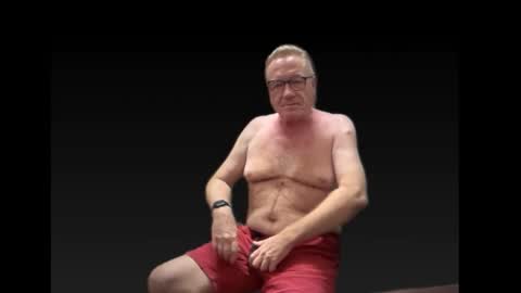 Snapshot of roberttherabbit chatting on December 18, 3:40 pm RobertTheRabbit online show from December 18, 3:40 pm