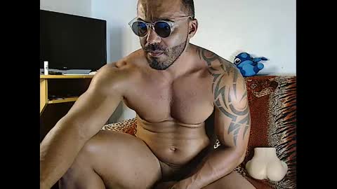 Snapshot of robertuxx chatting on January 13, 6:59 pm BRAZILIAN BOY online show from January 13, 6:59 pm