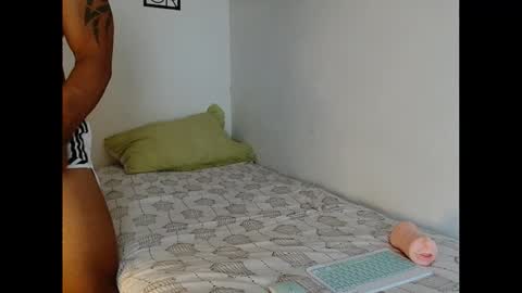 Snapshot of robertuxx chatting on February 20, 2:46 pm BRAZILIAN BOY online show from February 20, 2:46 pm