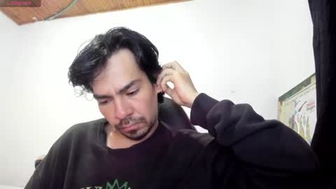 Snapshot of robindominique chatting on July 7, 12:02 am Robin online show from July 7, 12:02 am