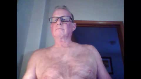 Snapshot of robo0000 chatting on May 15, 10:50 pm robo0000 online show from May 15, 10:50 pm