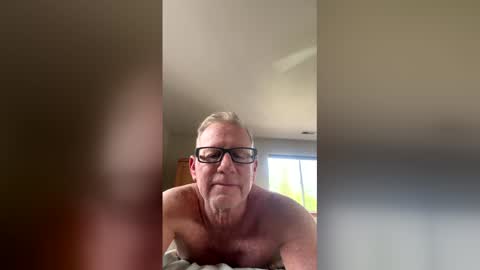 Snapshot of robo0000 chatting on May 25, 11:33 pm robo0000 online show from May 25, 11:33 pm
