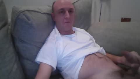 Snapshot of robster12345 chatting on December 22, 12:28 am robster12345 online show from December 22, 12:28 am
