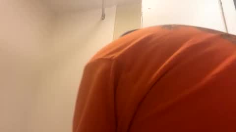 Snapshot of robteet22 chatting on February 22, 8:35 am robteet22 online show from February 22, 8:35 am