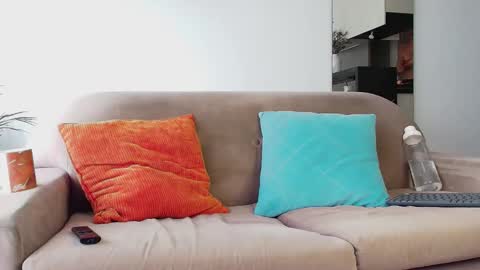 Snapshot of roby_millerr chatting on November 20, 7:02 pm roby_millerr online show from November 20, 7:02 pm