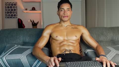 roby_millerr online show from February 4, 1:11 am