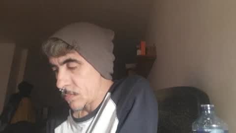 robynhotchilli online show from November 29, 2:14 am