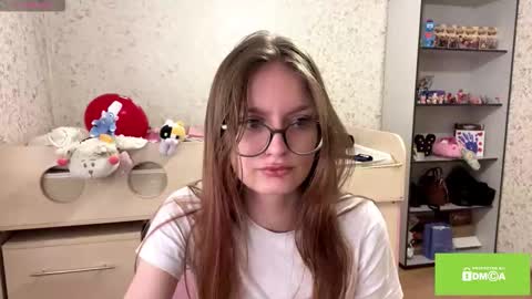 robynsentinella online show from February 22, 3:07 am