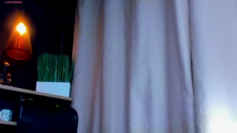 Snapshot of rocco_santos chatting on June 4, 6:25 pm rocco_santos online show from June 4, 6:25 pm
