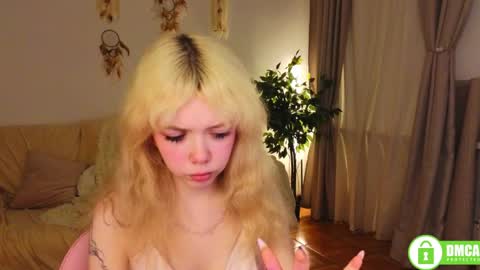 Snapshot of rochelle_dolly chatting on May 21, 9:44 pm rochelle_dolly online show from May 21, 9:44 pm