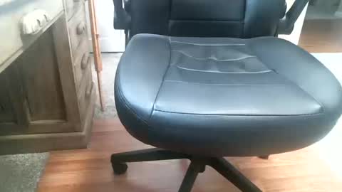 Snapshot of rocky_55 chatting on October 10, 6:18 pm rocky_55 online show from October 10, 6:18 pm