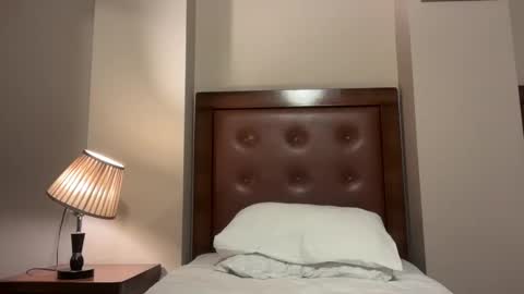 rockybee1 online show from October 29, 11:17 pm