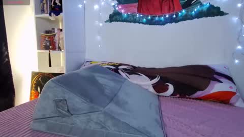 Snapshot of roffelsa chatting on January 9, 8:06 am Jane online show from January 9, 8:06 am