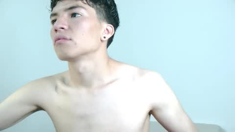 Snapshot of rofflust chatting on February 1, 3:05 am Roff Lust online show from February 1, 3:05 am