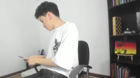 Snapshot of rofflust chatting on February 17, 5:04 am Roff Lust online show from February 17, 5:04 am