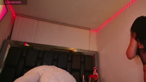 Snapshot of rohanalan_ chatting on April 13, 3:01 am Sof online show from April 13, 3:01 am