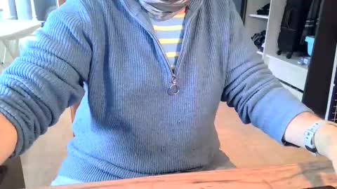 Snapshot of rolandloser1000 chatting on December 16, 11:55 am rolandloser1000 online show from December 16, 11:55 am