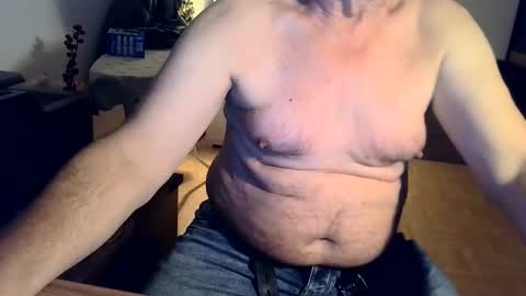 Snapshot of rolandloser1000 chatting on December 17, 4:43 pm rolandloser1000 online show from December 17, 4:43 pm