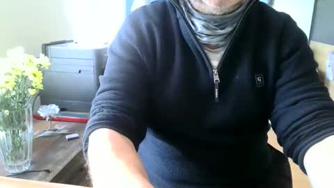 Snapshot of rolandloser1000 chatting on February 24, 8:27 am rolandloser1000 online show from February 24, 8:27 am