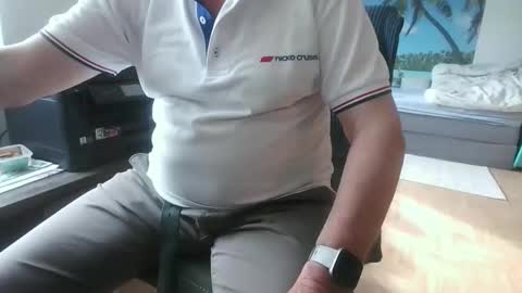 rolandloser1000 online show from May 10, 3:39 pm