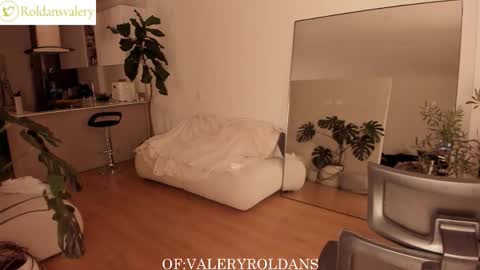 Snapshot of roldansvalery chatting on November 26, 4:02 am Valery Roldans online show from November 26, 4:02 am