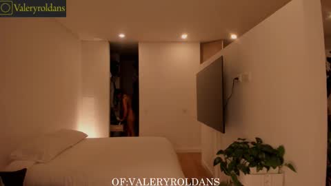 Snapshot of roldansvalery chatting on November 27, 4:14 am Valery Roldans online show from November 27, 4:14 am