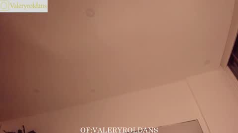 Snapshot of roldansvalery chatting on December 4, 4:11 am Valery Roldans online show from December 4, 4:11 am