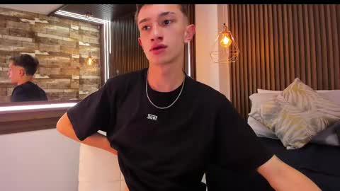 Snapshot of rolito18_ chatting on March 9, 1:15 pm twink juli online show from March 9, 1:15 pm