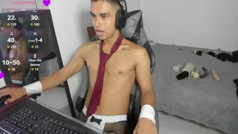 Snapshot of rolito18cm chatting on July 30, 2:49 pm rolito18cm online show from July 30, 2:49 pm