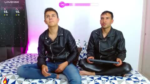 rolos_hot32 online show from December 4, 10:30 pm