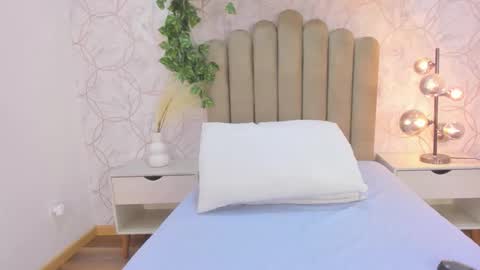 Snapshot of roma_love_ chatting on November 20, 12:05 pm online show from November 20, 12:05 pm