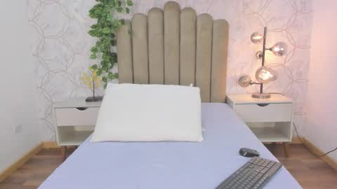   online show from January 14, 12:22 pm