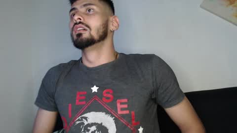 Snapshot of romanphoenix chatting on January 23, 4:19 am Roman online show from January 23, 4:19 am