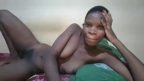 Snapshot of romantic2u4 chatting on April 10, 7:18 pm Emma online show from April 10, 7:18 pm