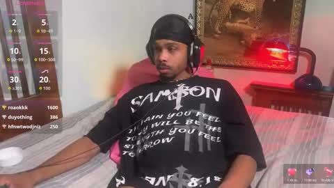 Snapshot of romeotyn chatting on February 1, 8:57 am romeotyn online show from February 1, 8:57 am